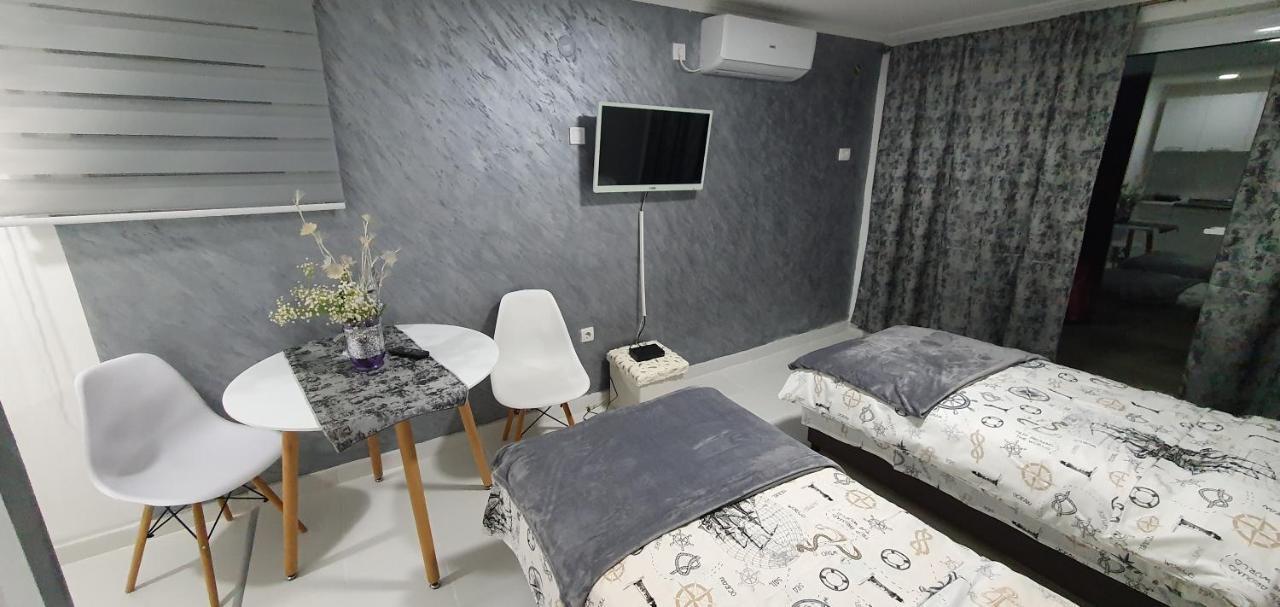 Cozzy Apartment Near The Aiport Podgorica Eksteriør billede