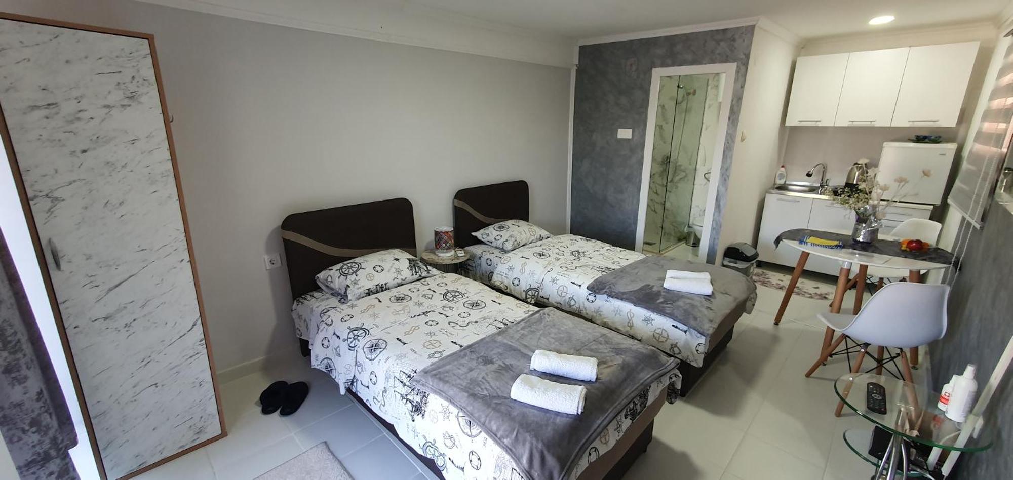 Cozzy Apartment Near The Aiport Podgorica Eksteriør billede