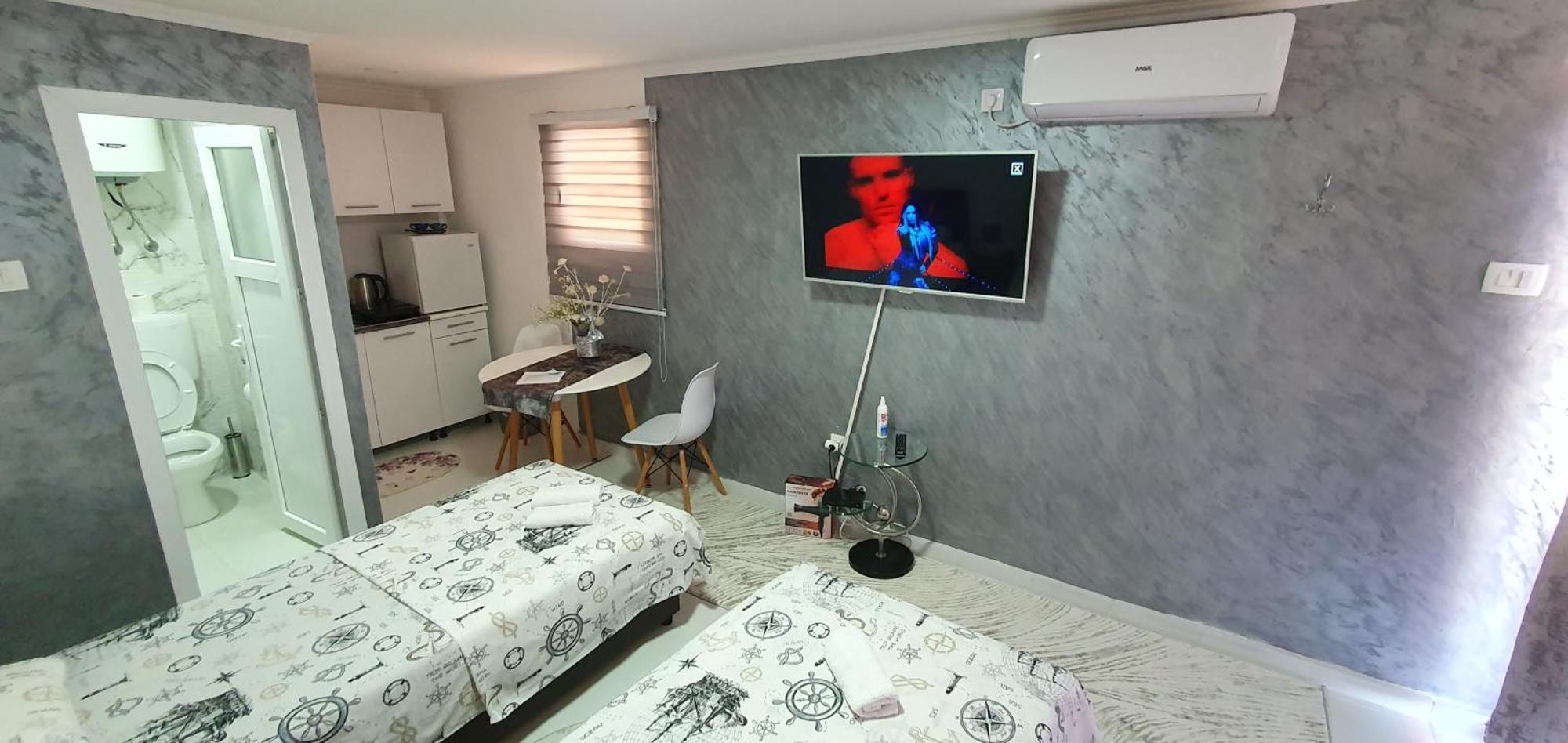 Cozzy Apartment Near The Aiport Podgorica Eksteriør billede